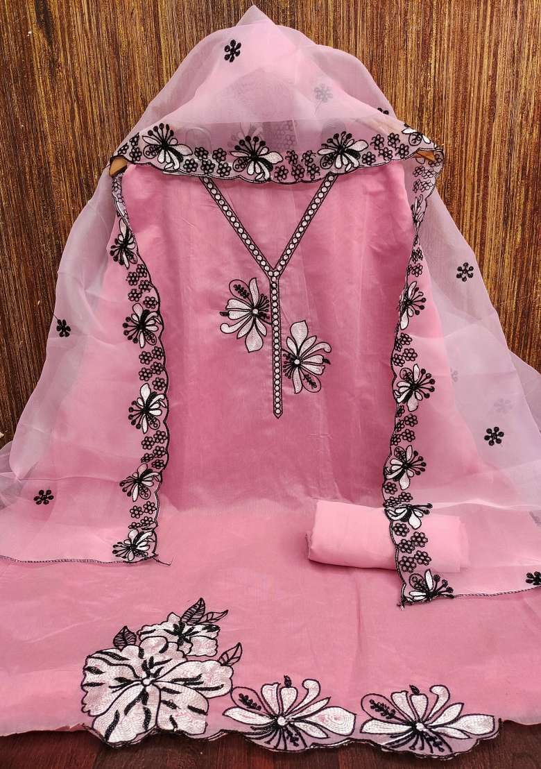 Baby Pink Embroidered Chanderi Straight Kurta Set - Indya