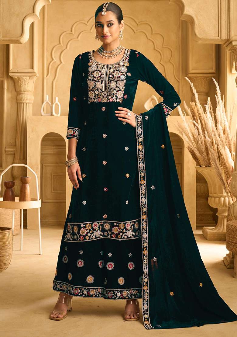 Dark Green Embroidered Velvet Pakistani Suit Set - Indya