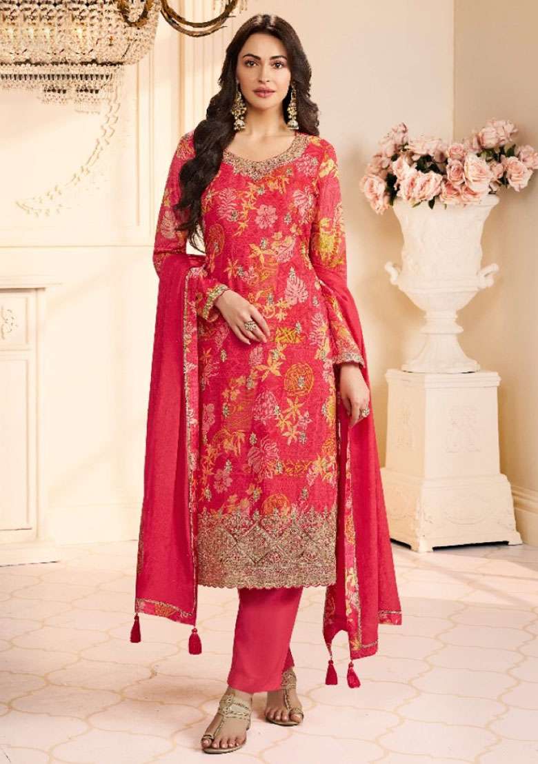 Red Embroidered Silk Blend Pakistani Suit Set - Indya
