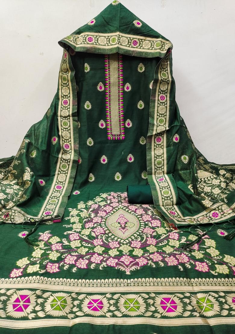 Green Motif Silk Kurta Set - Indya