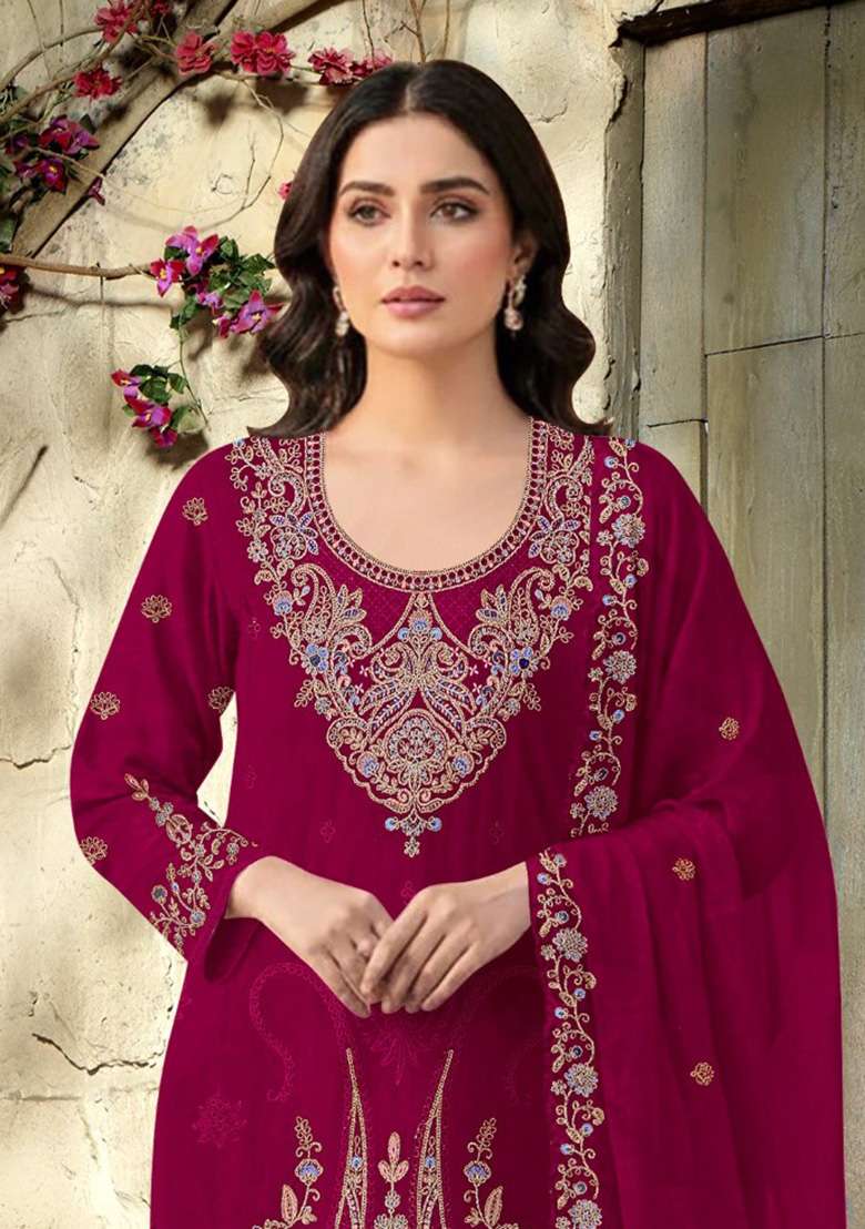 Red Embroidered Velvet Pakistani Suit Set - Indya