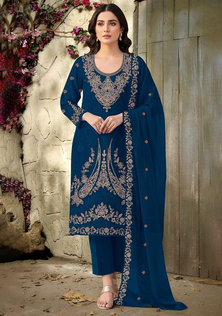 Teal Embroidered Velvet Pakistani Suit Set - Indya