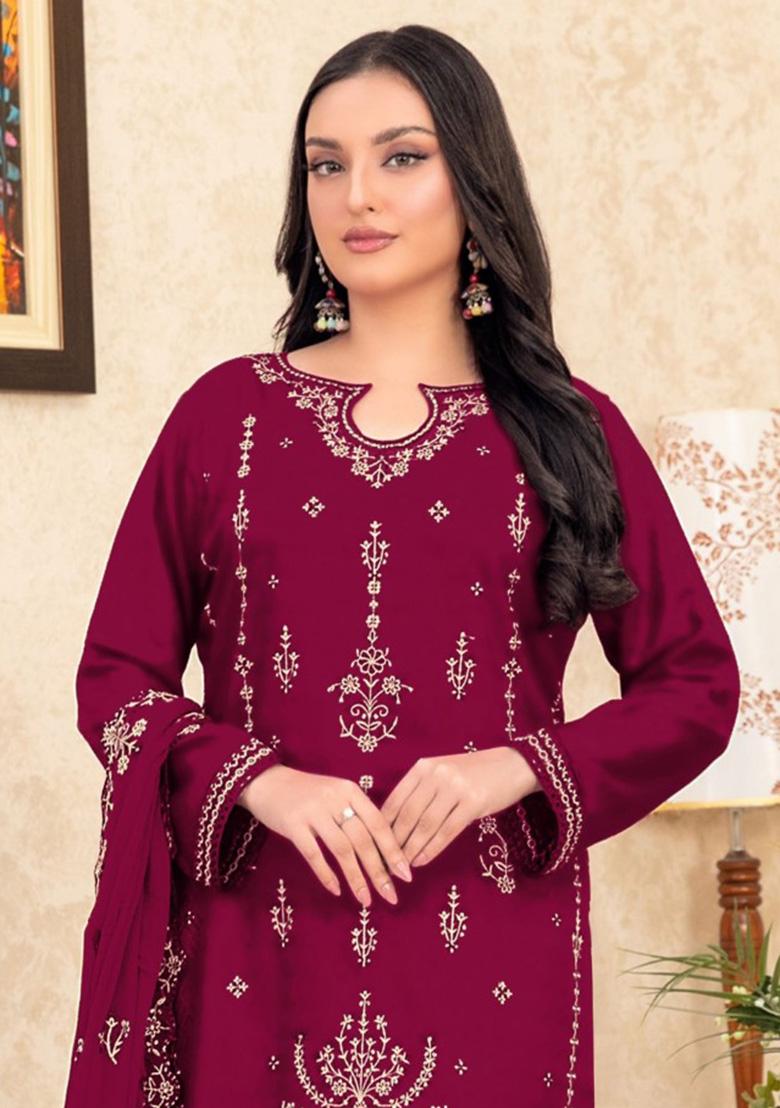 Red Embroidery Velvet Pakistani Salwar Kameez - Indya