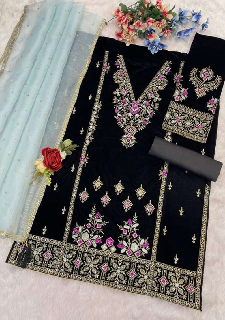 Black Embroidered Silk Pakistani Suit Set - Indya