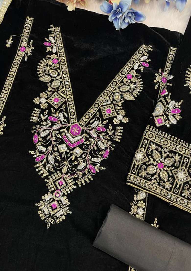 Black Embroidered Silk Pakistani Suit Set - Indya