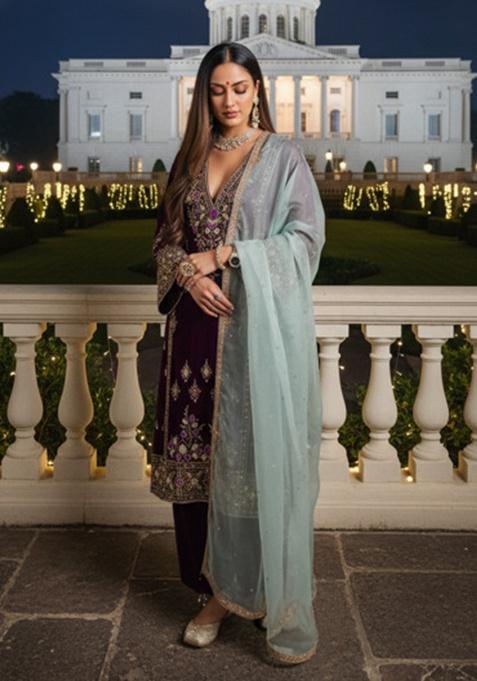 Reddish Purple Embroidery Silk Pakistani Salwar Kameez