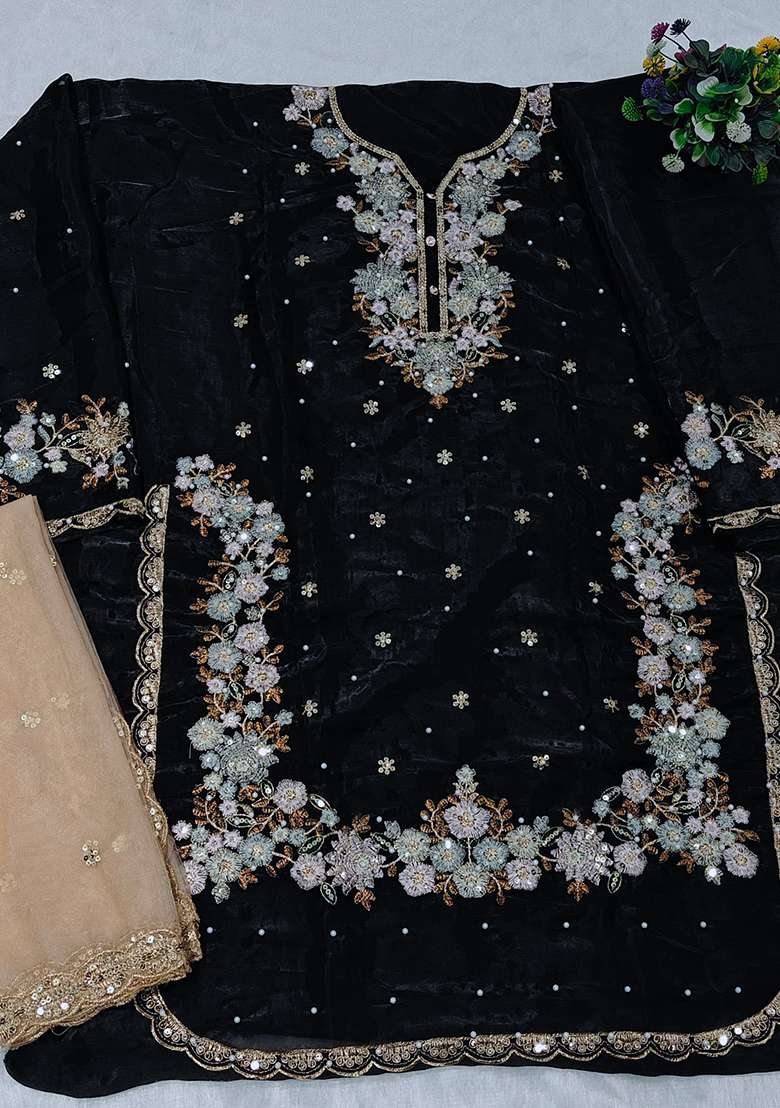 Black Embroidered Silk Blend Pakistani Suit Set - Indya
