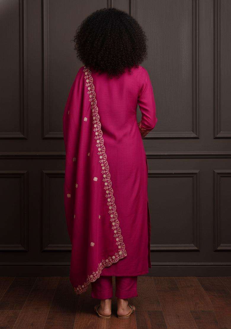 Pink Embroidery Velvet Kurta Set - Indya