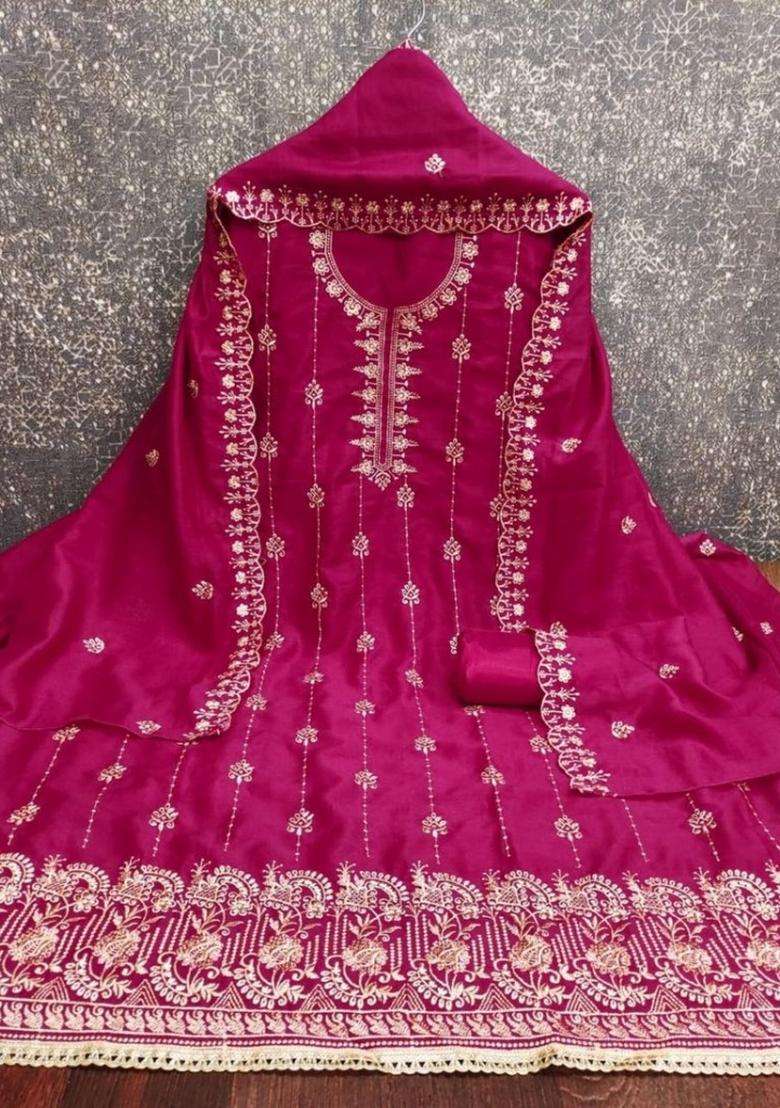Pink Embroidery Velvet Kurta Set - Indya