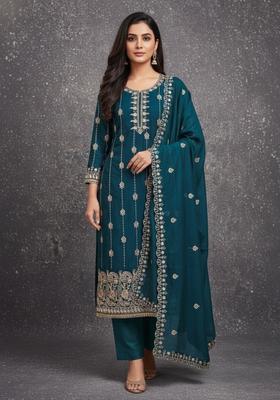 Blue Embroidery Velvet Kurta Set