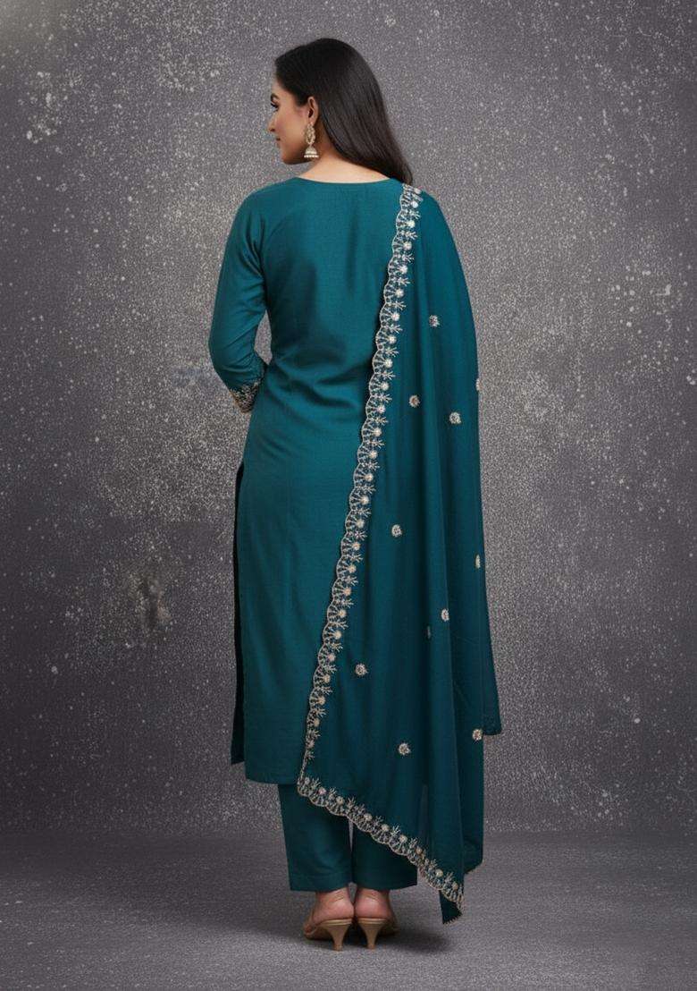 Blue Embroidery Velvet Kurta Set - Indya