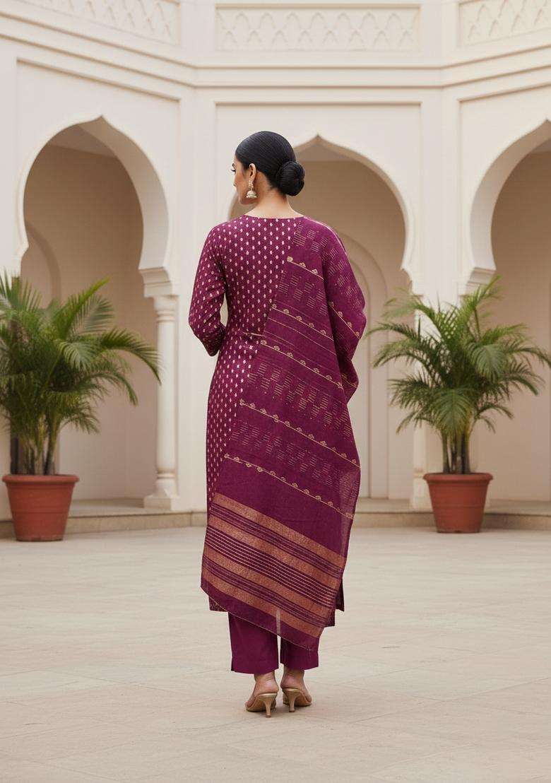 Lavender Embroidery Chanderi Kurta Set - Indya