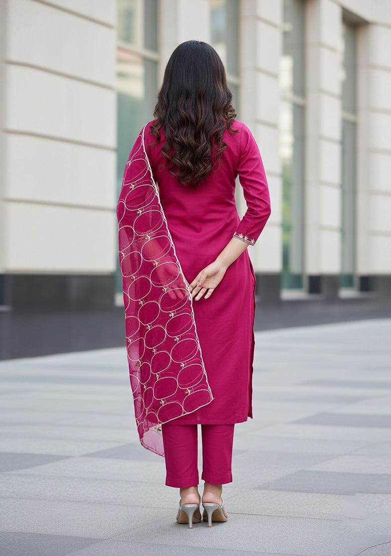 Pink Embroidery Organza Kurta Set - Indya