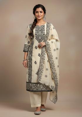 Off White Embroidery Chanderi Kurta Set