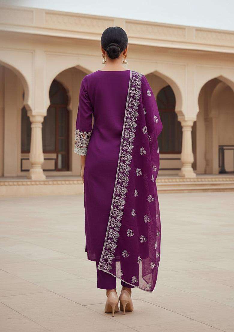 Lavender Embroidery Chanderi Kurta Set - Indya