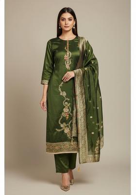 Multicolor Embroidery Jacquard Kurta Set