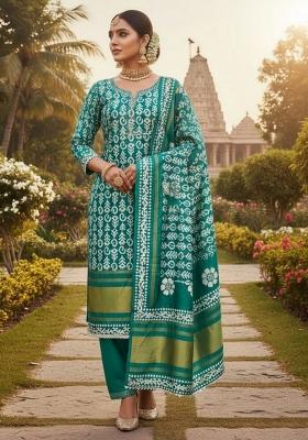 Green Abstract Silk Kurta Set