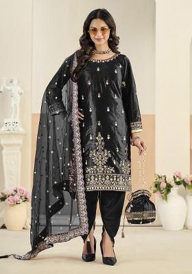Black Embroidered Velvet Kurta Set