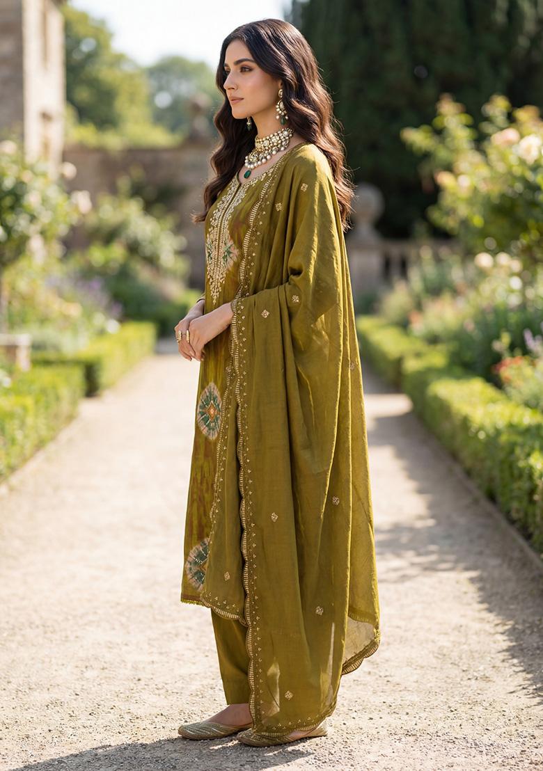 Green Khatli Work Model Kurta Set - Indya