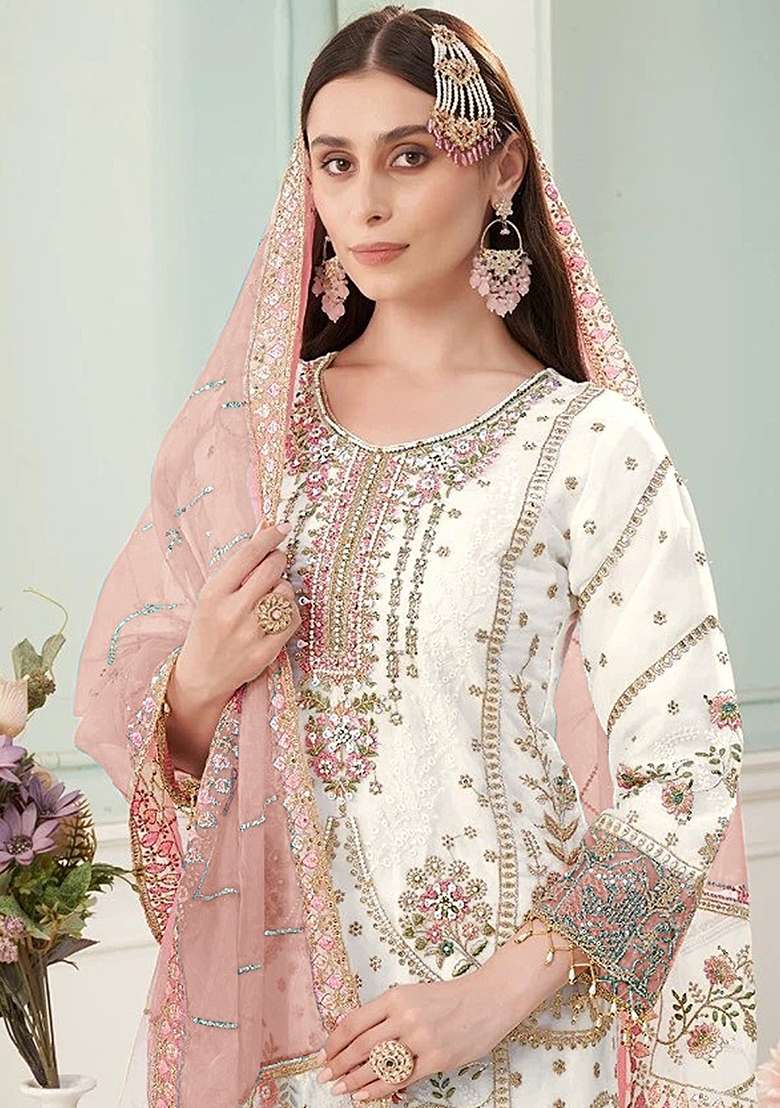 Peach Embroidered Georgette Pakistani Suit Set - Indya