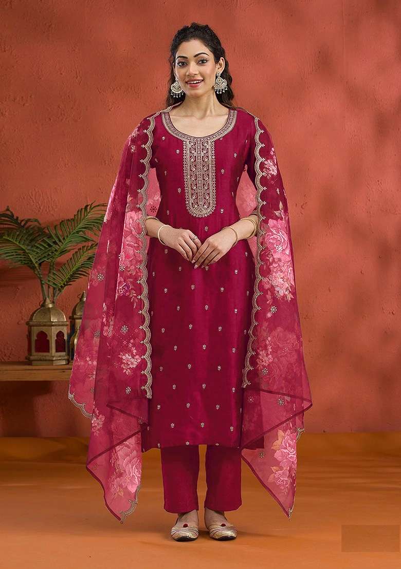 Red Embroidery Vichitra Pakistani Suit Set - Indya