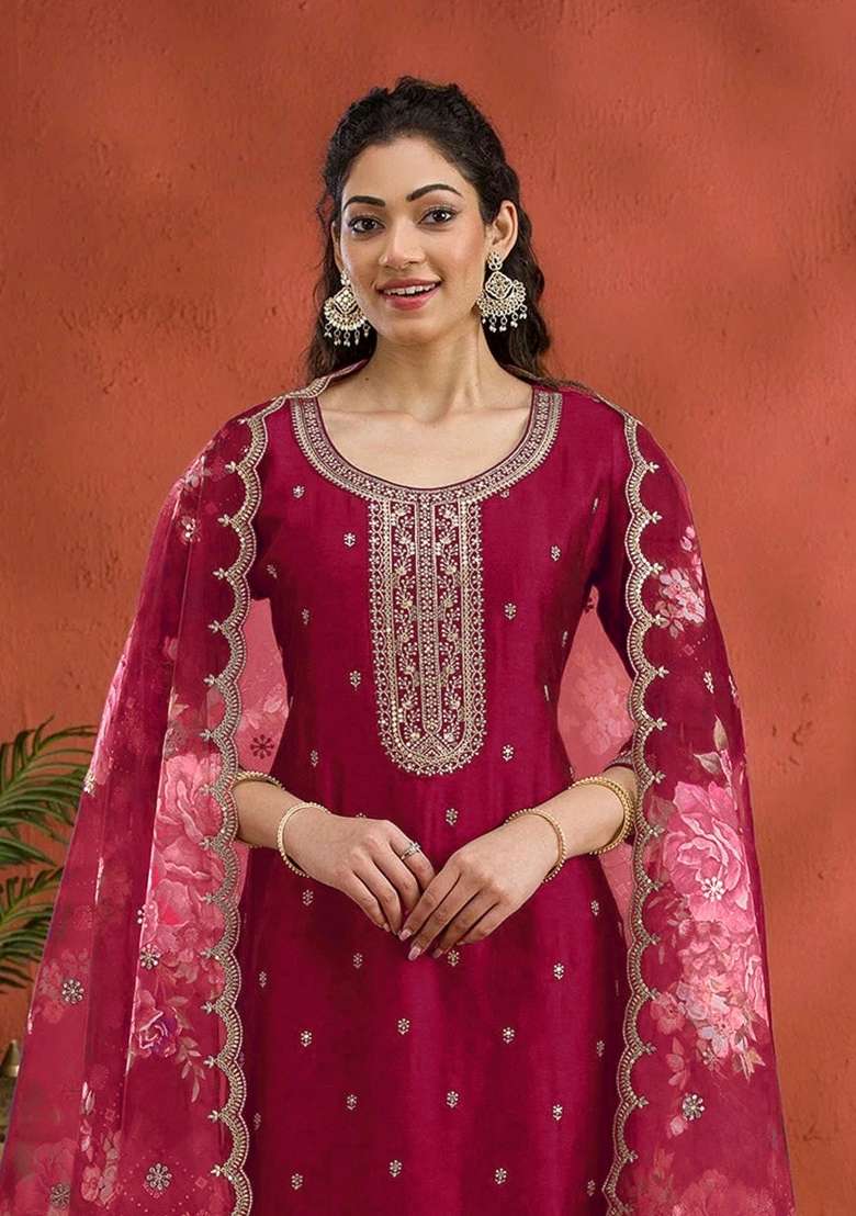 Red Embroidery Vichitra Pakistani Suit Set - Indya