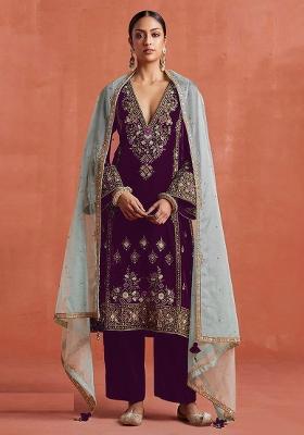 Purple Embroidery Velvet Pakistani Suit Set