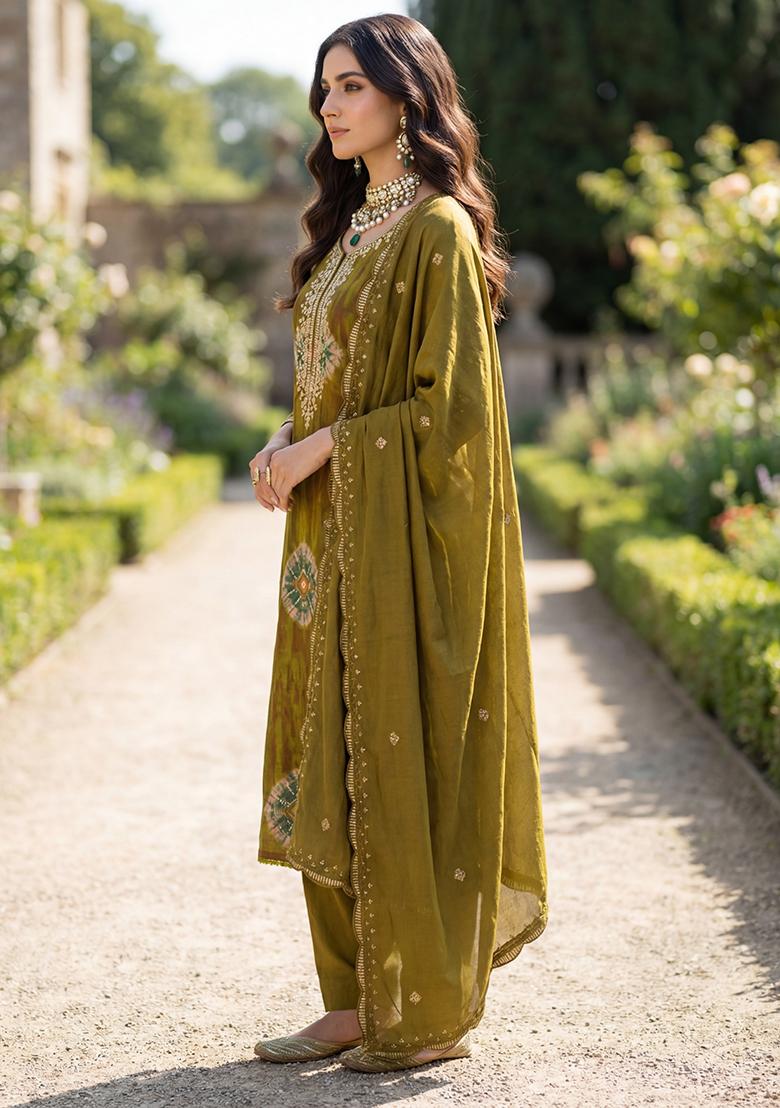 Mehendi Printed Rayon Kurta Set - Indya