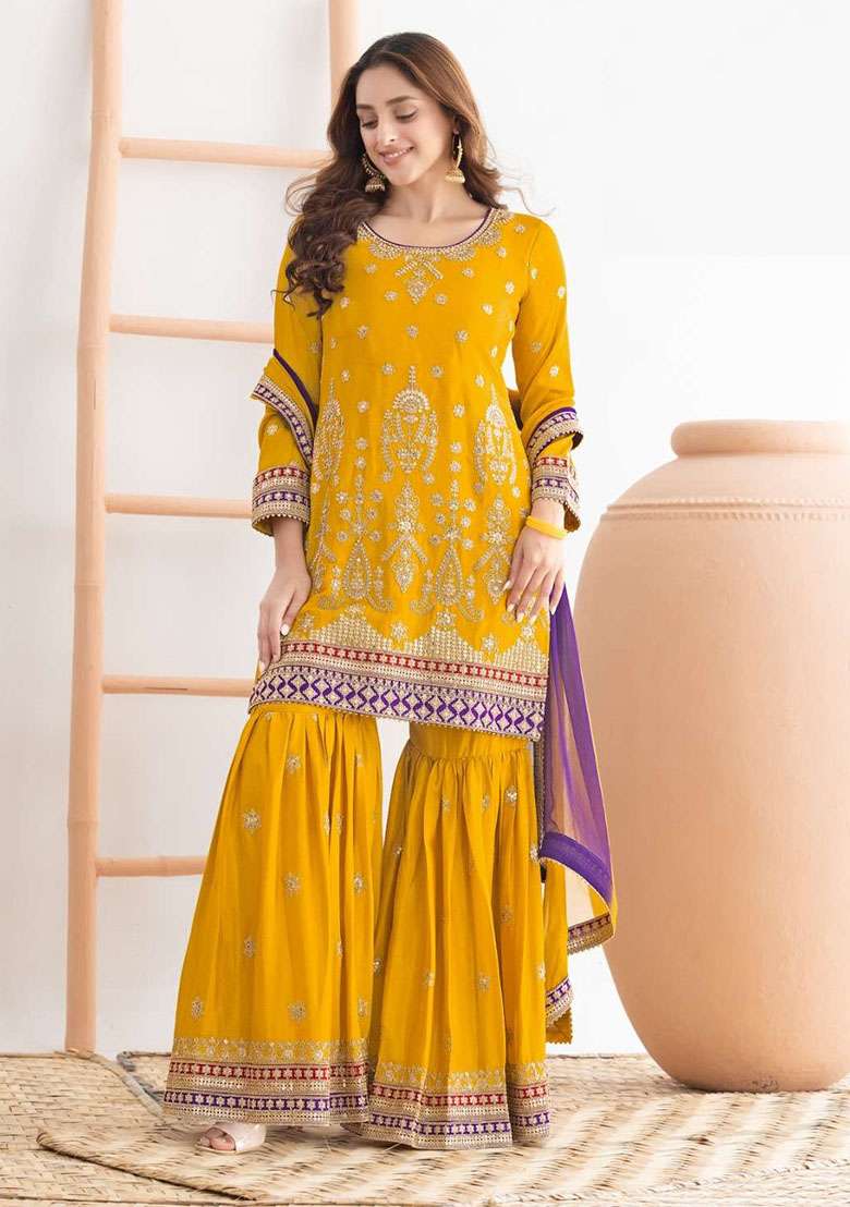 Green Embroidery Chinon Kurta Set - Indya