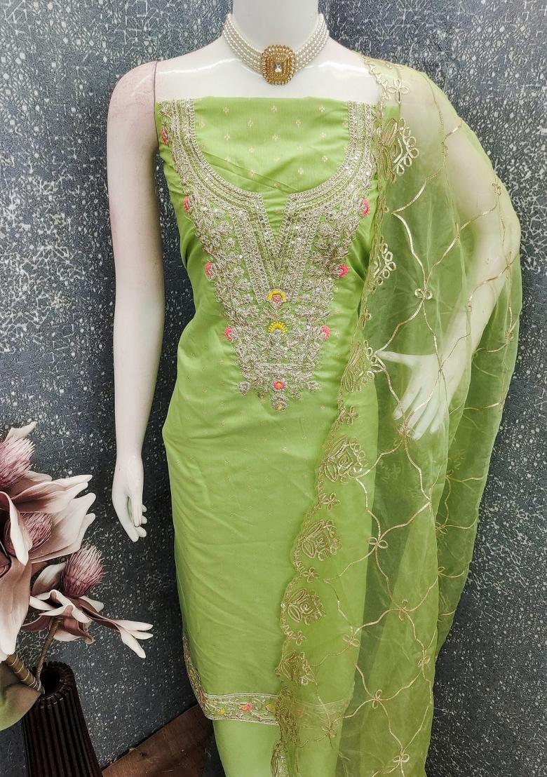Green Embroidery Chanderi Kurta Set - Indya