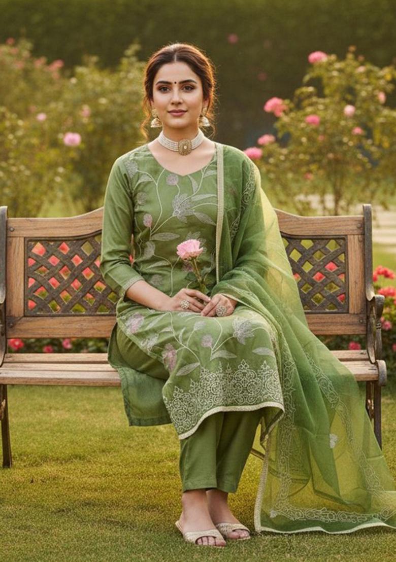 Green Embroidery Chanderi Kurta Set - Indya