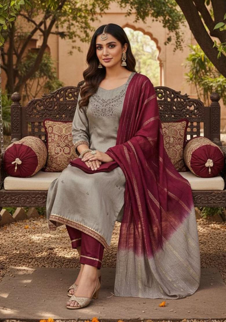 Mauve Embroidery Silk Kurta Set - Indya