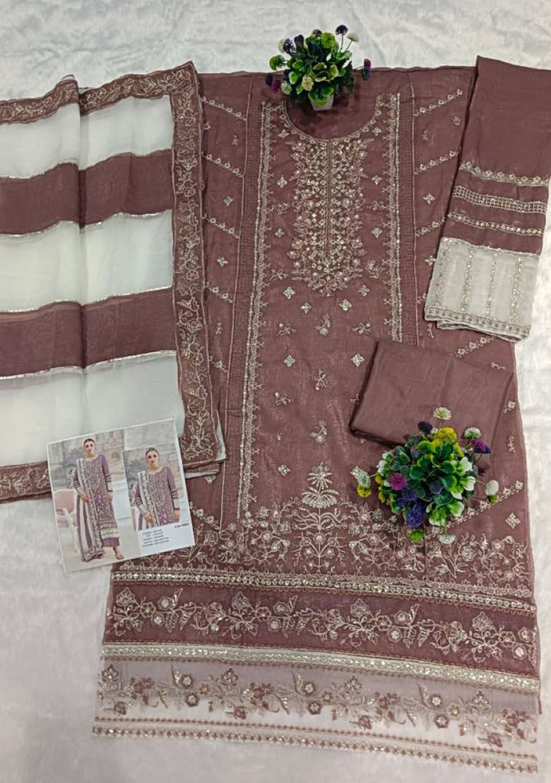 Peach Embroidery Silk Blend Salwar Suit Set - Indya