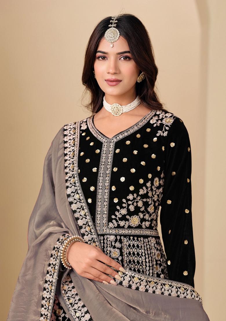 Black Embroidery Velvet Kurta Set - Indya