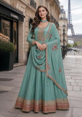 Teal Embroidered Silk Blend Kurta With Dupatta