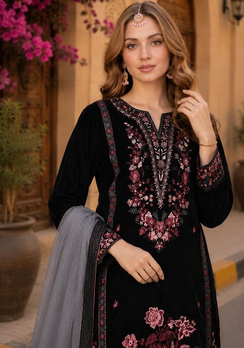 Black Embroidered Velvet Pakistani Suit Set - Indya