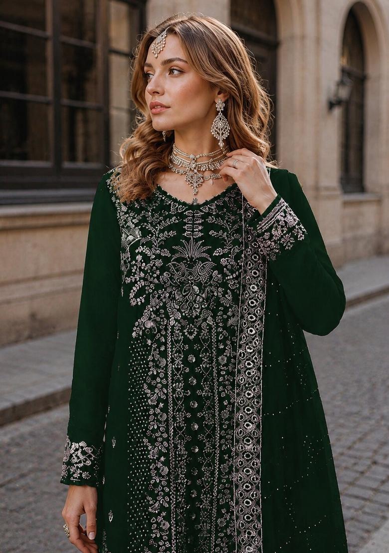 Green Embroidered Velvet Pakistani Suit Set - Indya