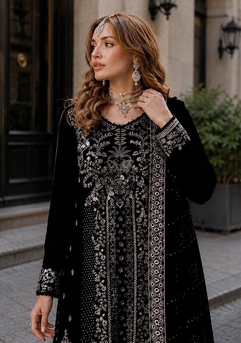 Black Embroidered Velvet Pakistani Suit Set - Indya