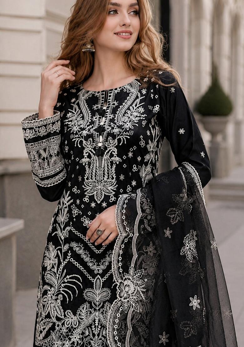 Black Embroidered Georgette Pakistani Suit Set - Indya