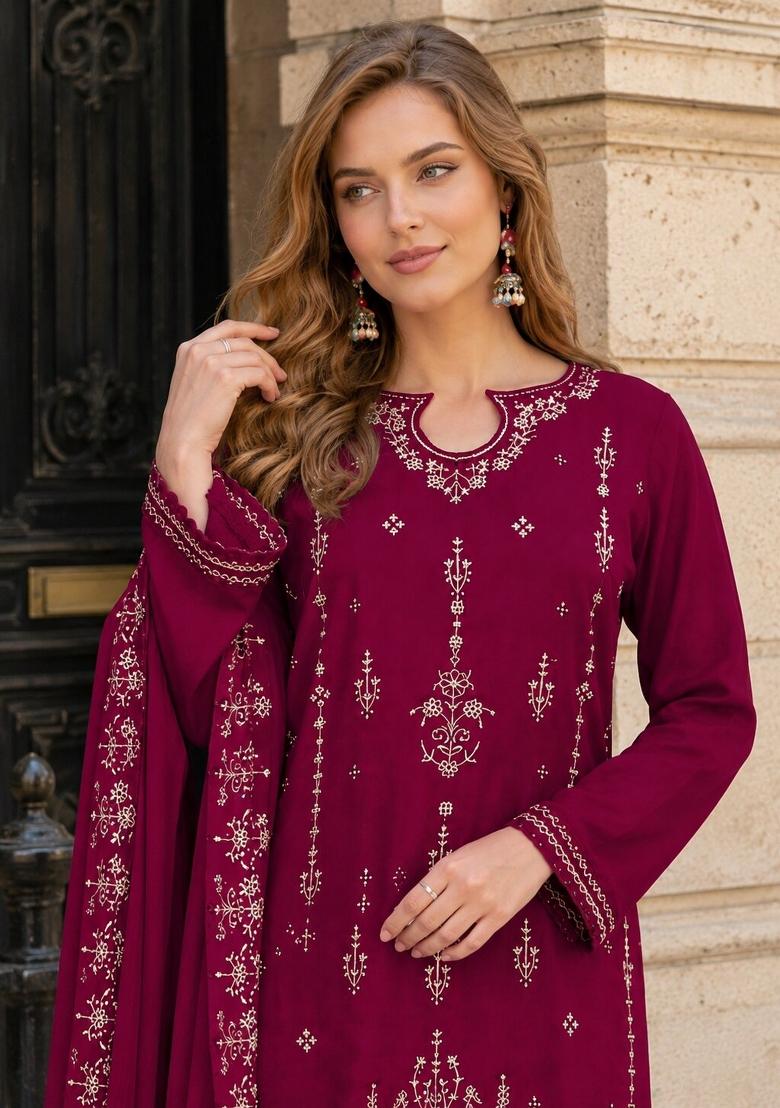 Red Embroidered Velvet Pakistani Suit Set - Indya
