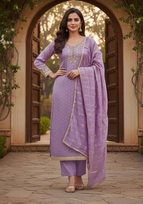 Lavender Embroidered Chanderi Kurta Set