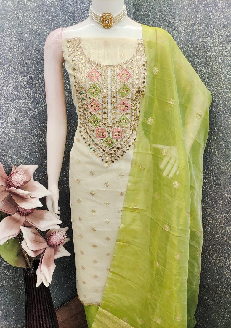 Off White Embroidery Jacquard Kurta Set - Indya
