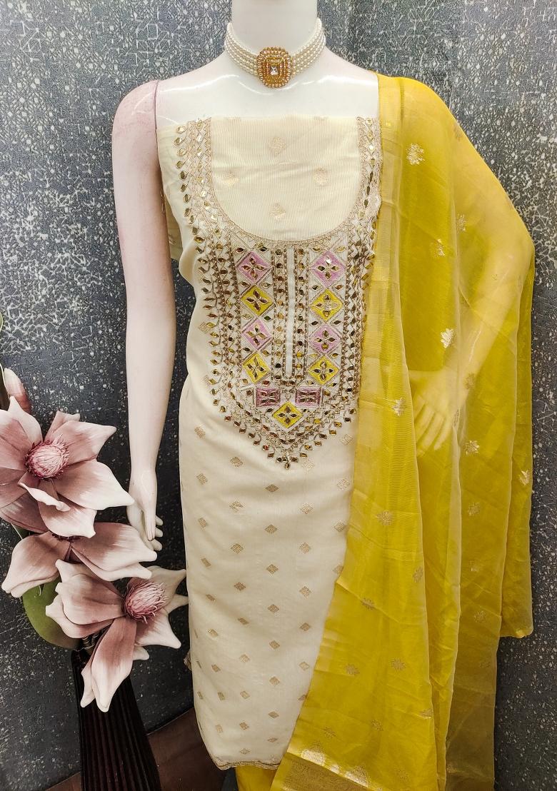 Off White Embroidery Jacquard Kurta Set - Indya