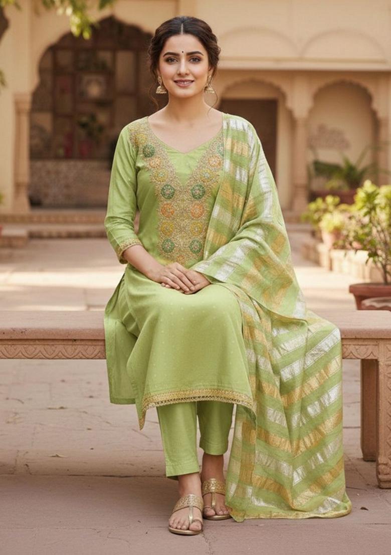 Green Embroidery Chanderi Kurta Set - Indya