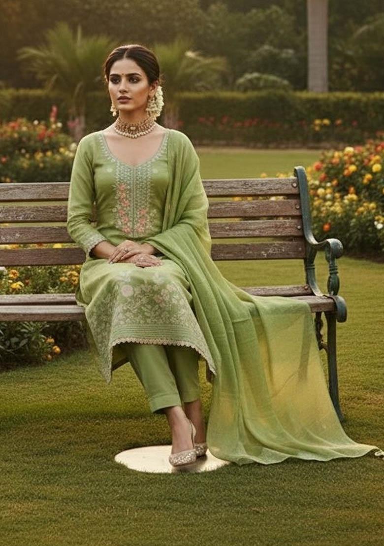 Green Embroidery Chanderi Kurta Set - Indya