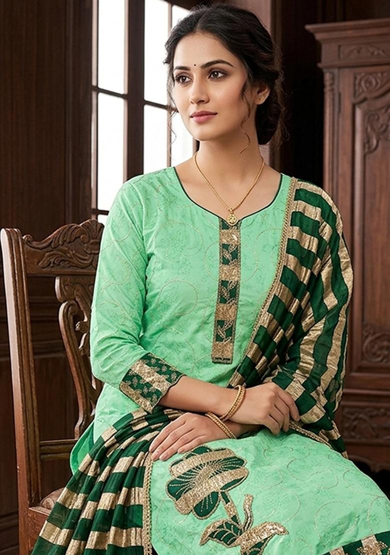 Green Embroidery Cotton Kurta Set - Indya