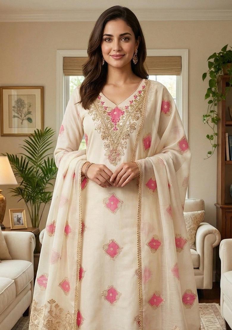 Off White Embroidered Chanderi Kurta Set - Indya