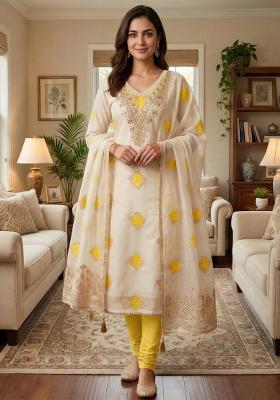Off White Embroidered Chanderi Kurta Set