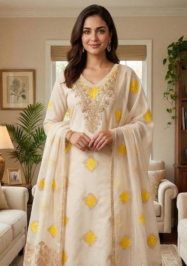 Off White Embroidered Chanderi Kurta Set - Indya