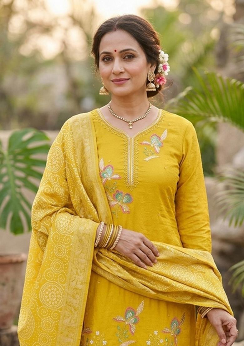 Light Green Embroidered Georgette Kurta Set - Indya